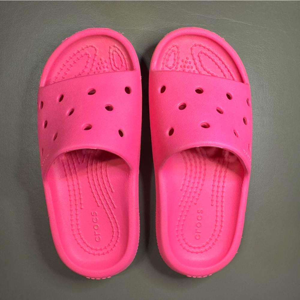 Crocs classic slide sandal